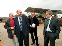 Dacian Cioloş with  the Estonian Minister of Agriculture, Mr. Helir-Valdor Seeder visiting the ESKo farm near Tallinn