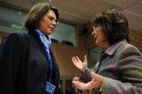 Commissioner Damanaki and German Minister Ilse Aigner at the EU fisheries Council in November 2011