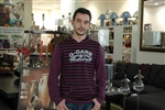 Христос Янакопулос, на 27 г., се възползва от компютърно обучение в Халкида, Гърция.