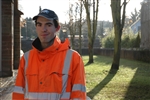 Бруно де Алмейда Авейро, на 18 г., започва работа като общински градинар в Бисен, Люксембург.