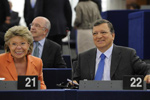 President Barroso and Vice-President Reding at the European Parliament © EU